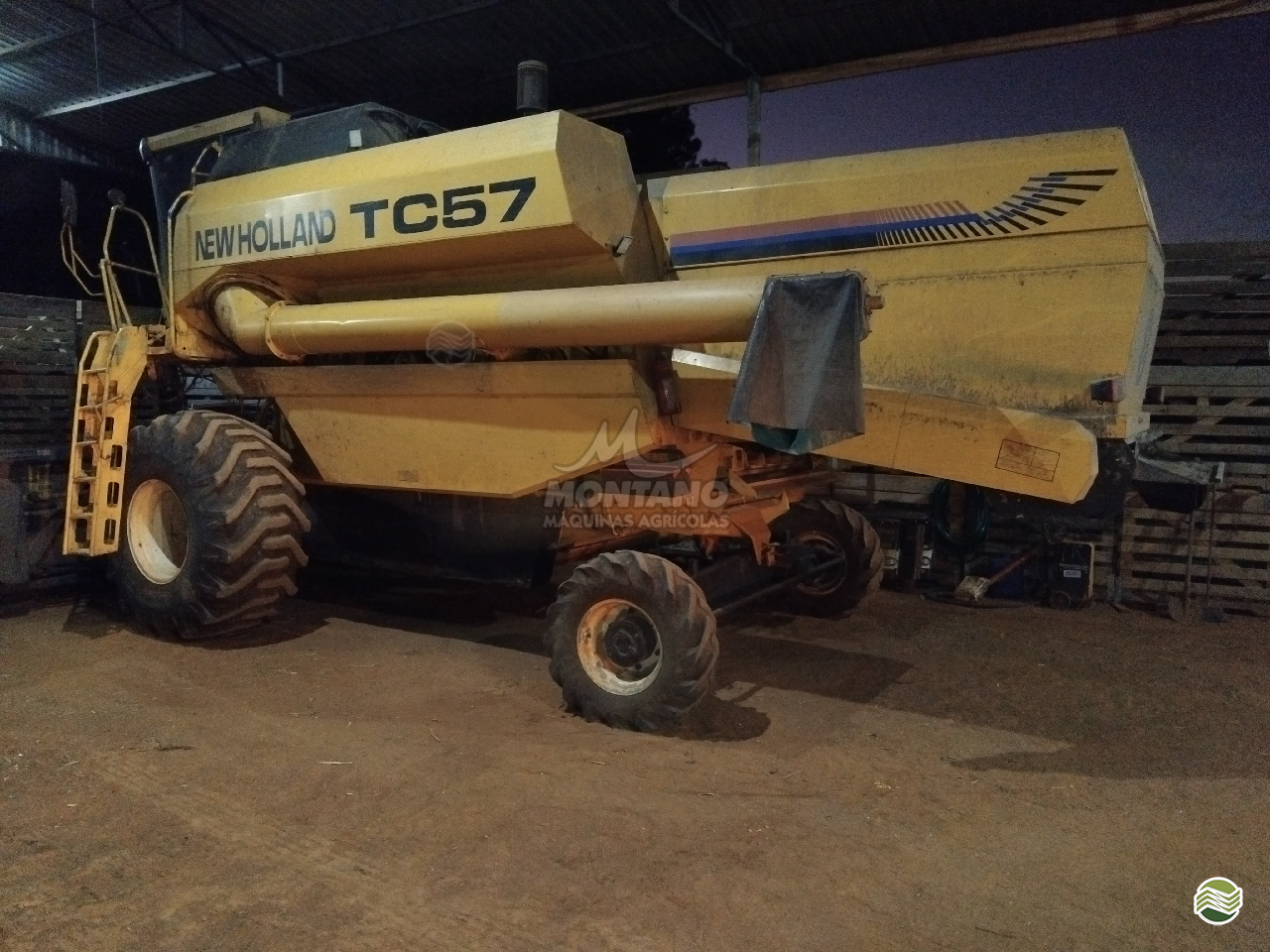 COLHEITADEIRA NEW HOLLAND TC 57 Montano Máquinas Agrícolas LAGOA VERMELHA RIO GRANDE DO SUL RS